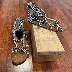 NEW 🎁Free People Sandals